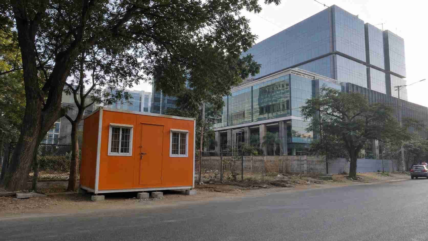 Porta Cabin in Domlur: SAMAN’s Factory-Direct Cabins for Embassy Golf Links, Diamond District & HAL Old Airport Road Tech-Park and Retail-Belt Fitout Sites